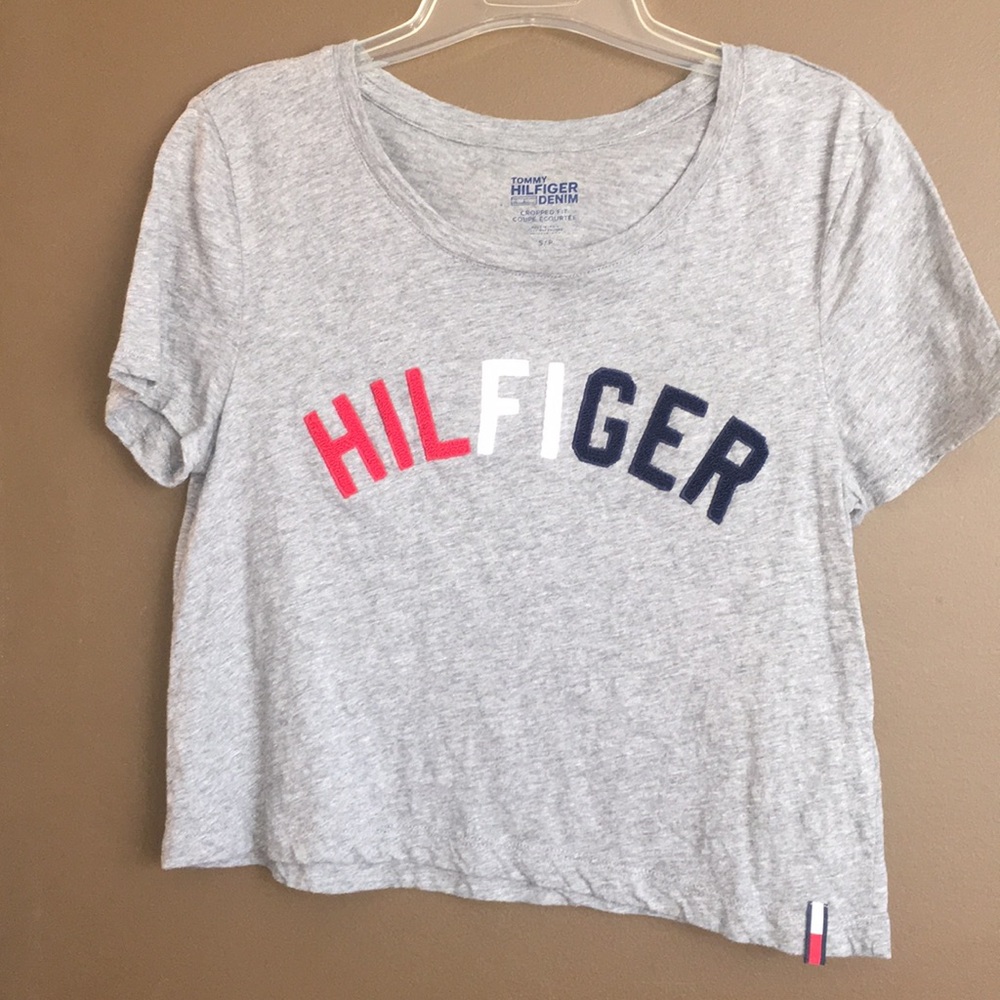 Tommy Hilfiger cropped tee, size adult small!